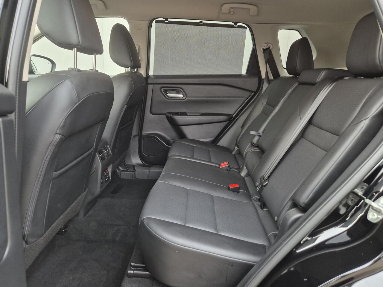 Nissan X-TRAIL 1.5 e-Power Tekna Automaat / Fabrieksgarantie tot 05-2028<100.000 / Dealer onderhouden / All Season banden / Head Up Display / Adaptief cruise control / Stuur-, Stoel & Achterbank verwarming / Elektrische achterklep /