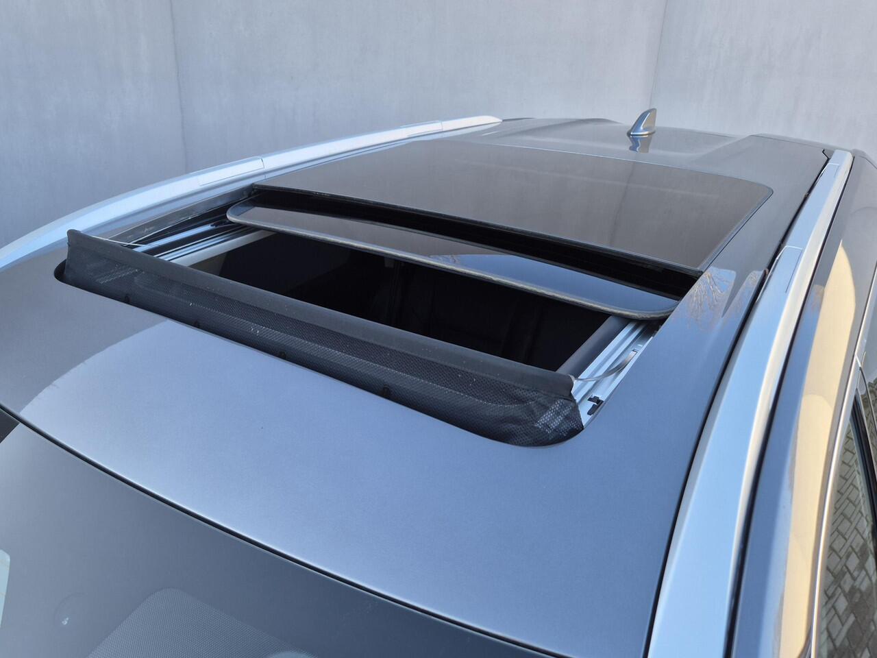 Nissan X-TRAIL 1.5 e-Power Tekna Automaat / Fabrieksgarantie tot 04-2028<100.000 / All season banden / Head Up Display / Elektrische achterklep / Glazen schuif- en kanteldak / Stuur-, Stoel & Achterbank verwarming / Adaptief cruise control /