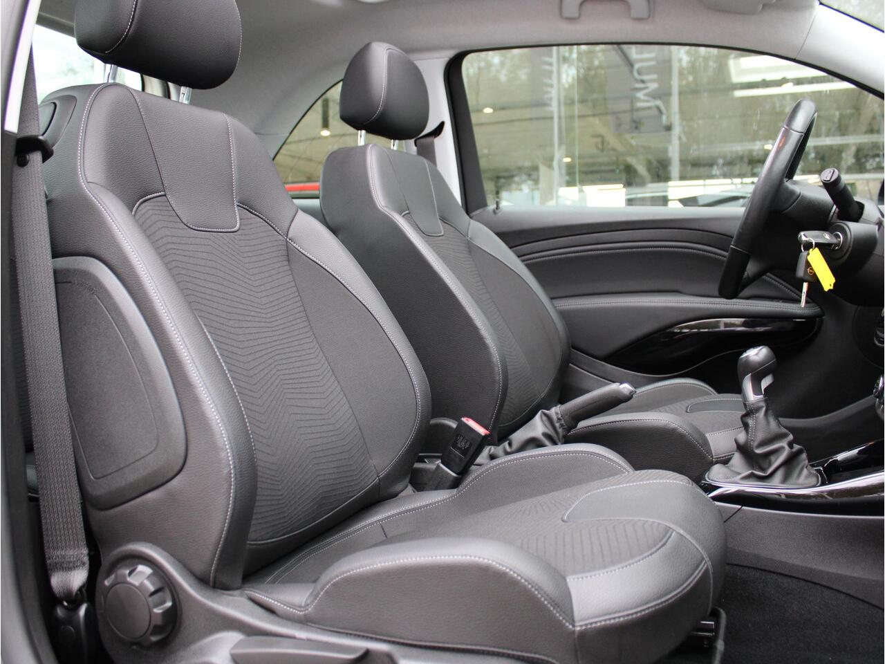 Opel ADAM 1.0 Turbo Rocks Online Edition | Open dak / Camera / Climate / Stoelverw.