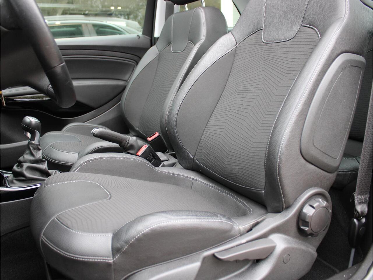 Opel ADAM 1.0 Turbo Rocks Online Edition | Open dak / Camera / Climate / Stoelverw.