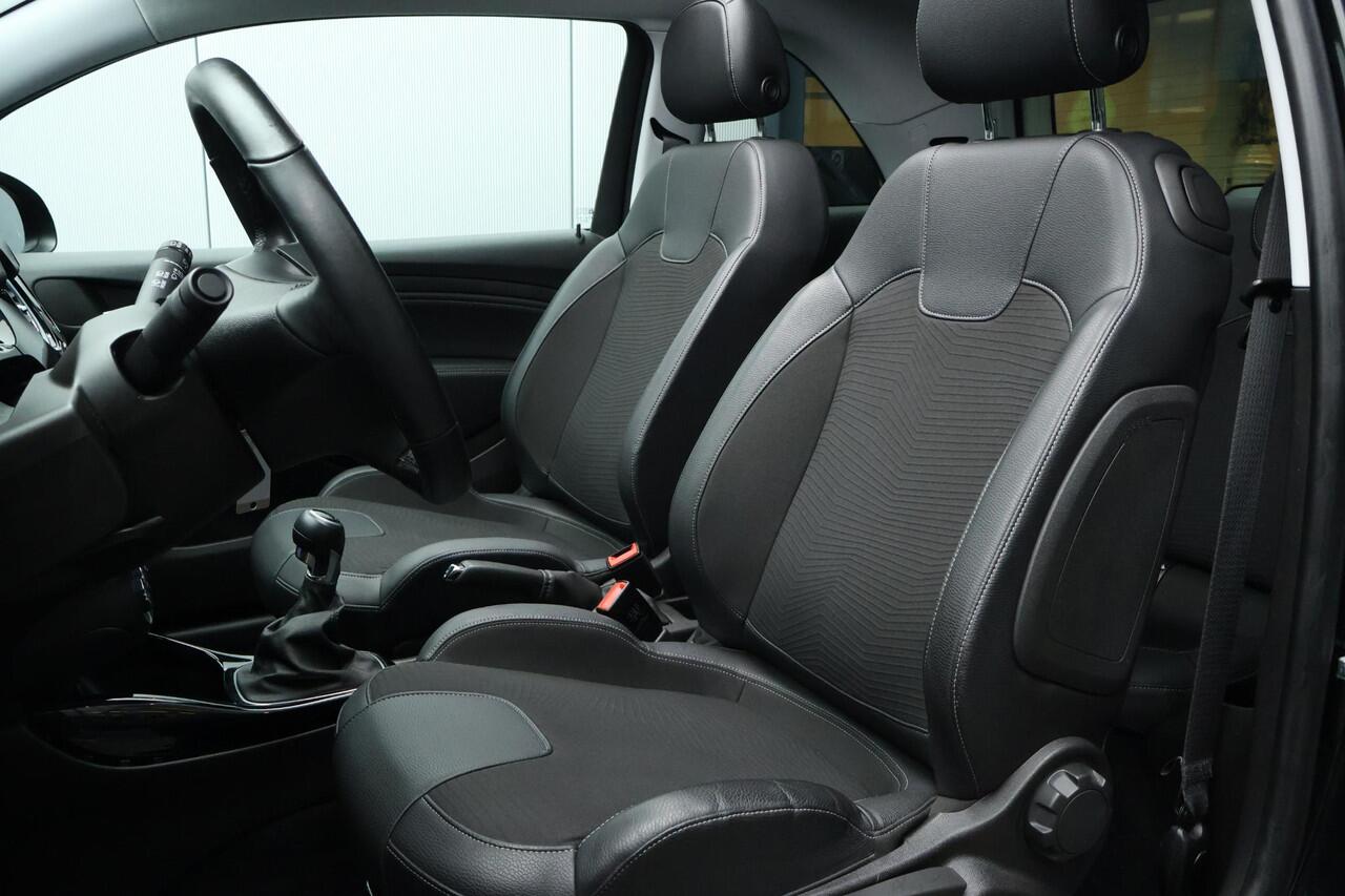 Opel ADAM 1.0 Turbo Rocks BlitZ / Apple Carplay / Stoelverw. / Stuurwielverw.