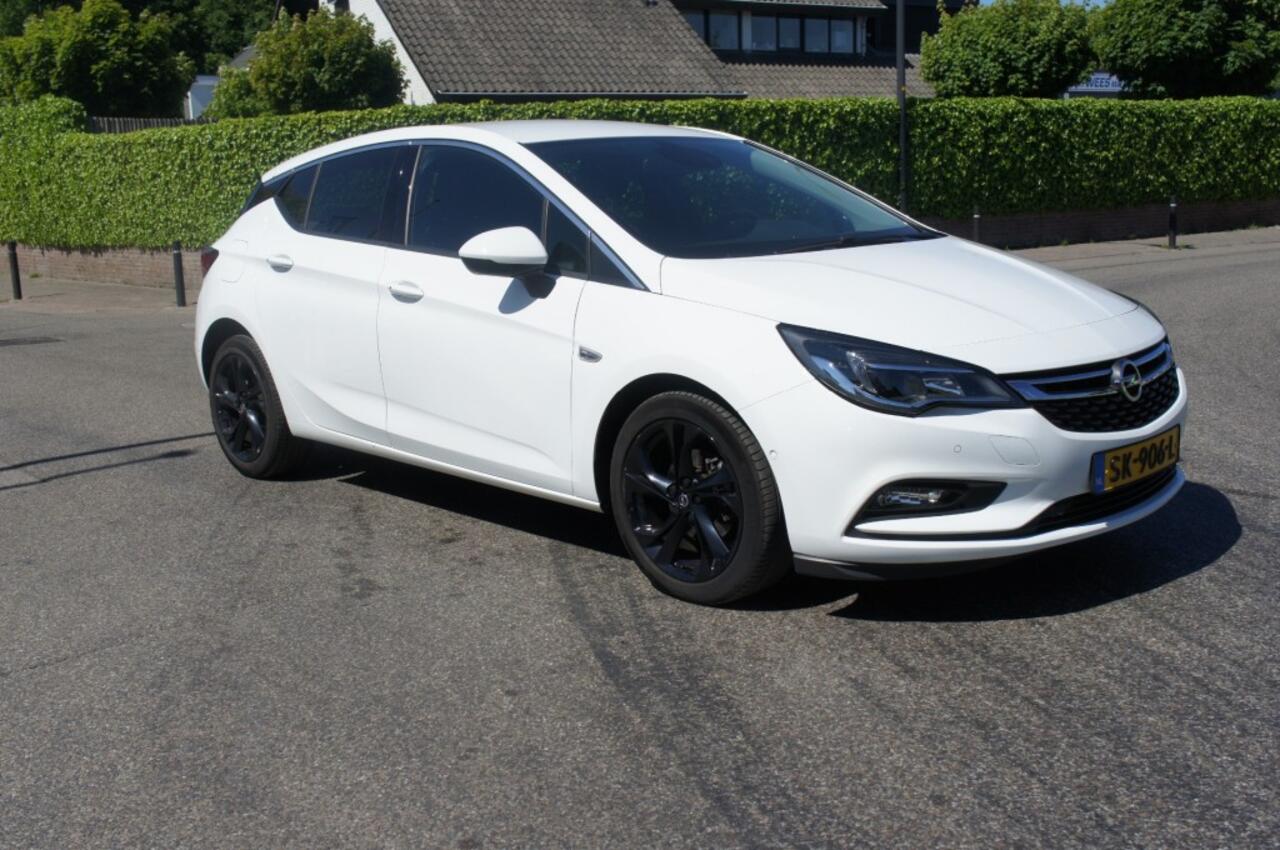 Opel ASTRA 1.4 EXECUTIVE NAVI/HLEDER/CAMERA/PDC/CRUISE/APPLE-ANDROID AUTO