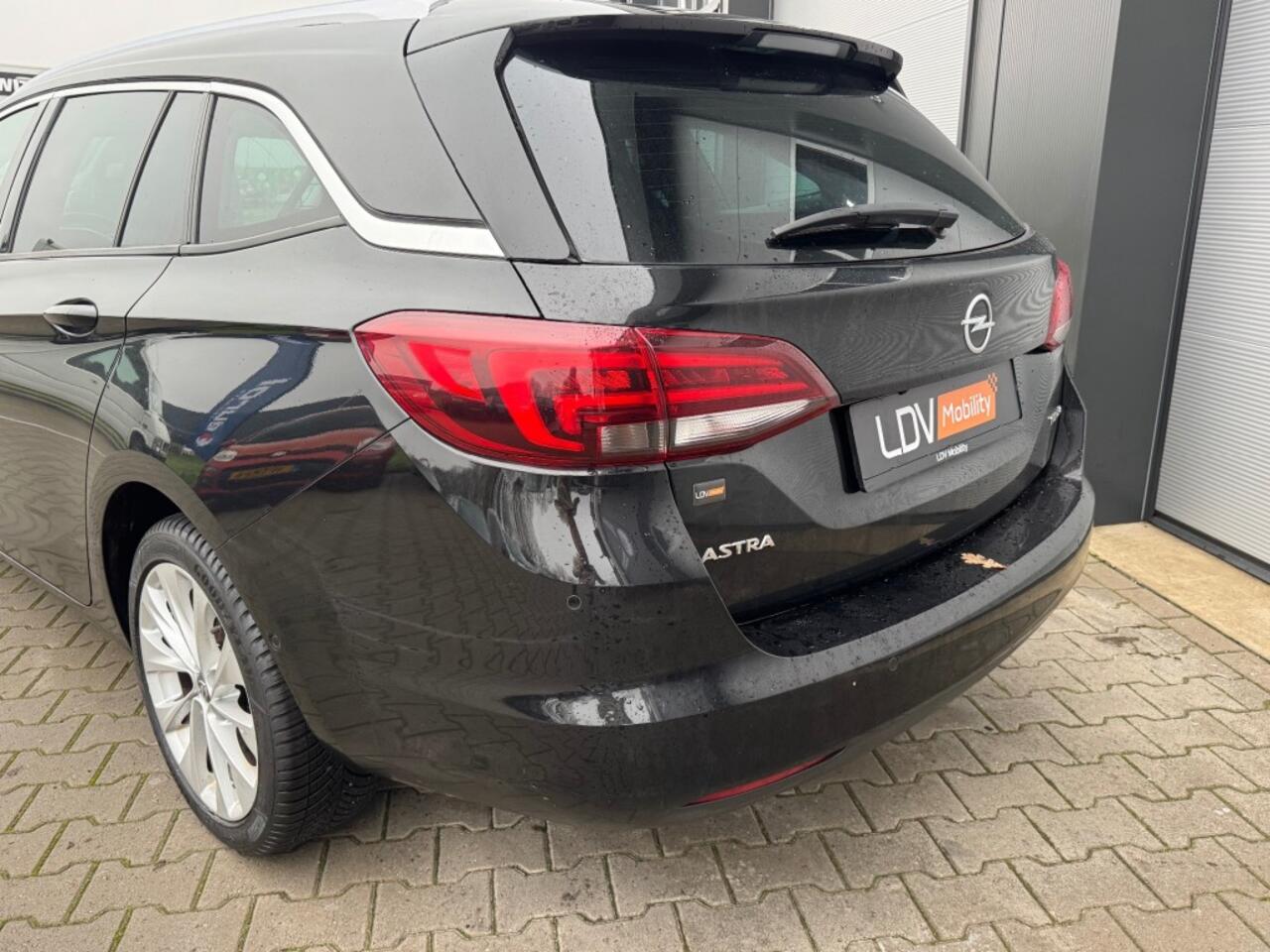 Opel ASTRA 1.4 INNOVATION / Automaat / 93162 km / Historie aanwezig.