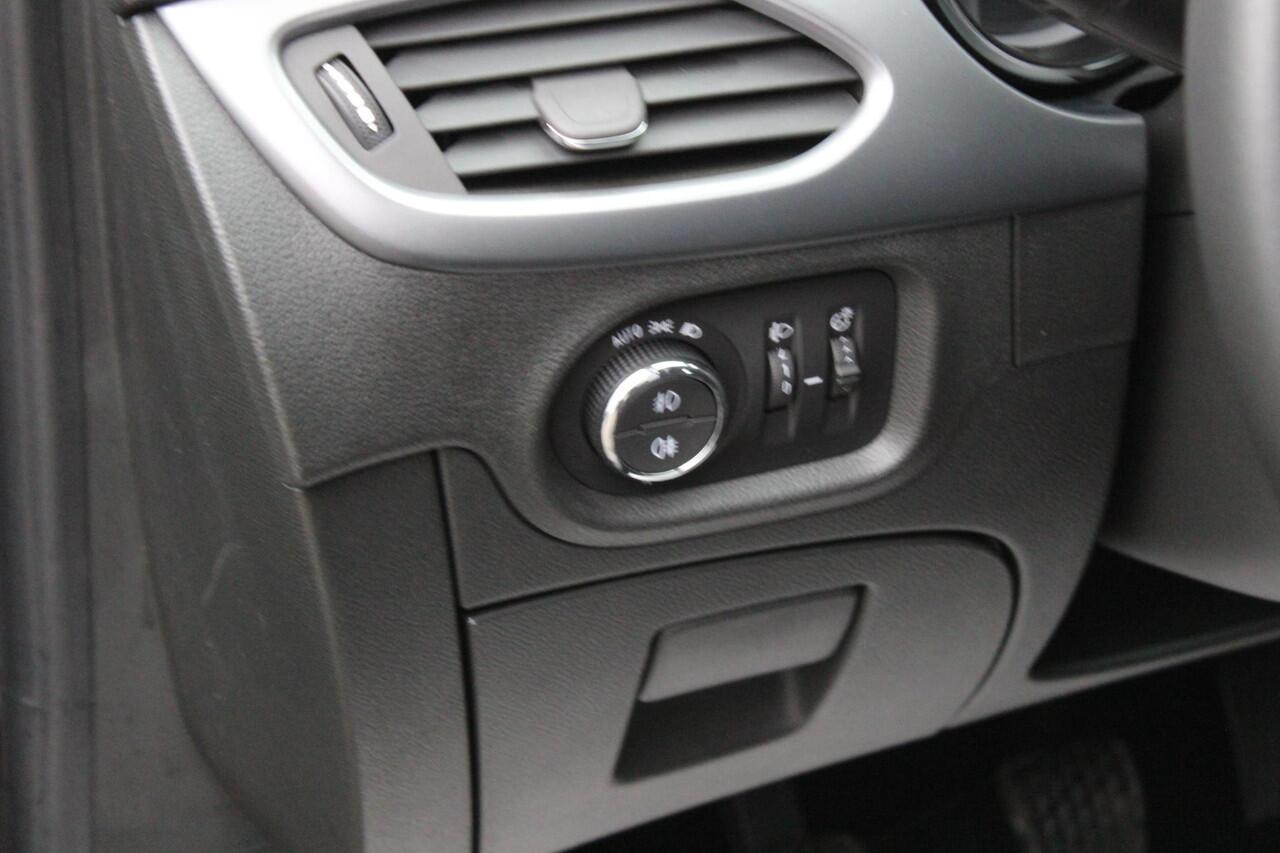 Opel ASTRA 1.2 Business Edition Navi/Carplay, Camera, All Season.