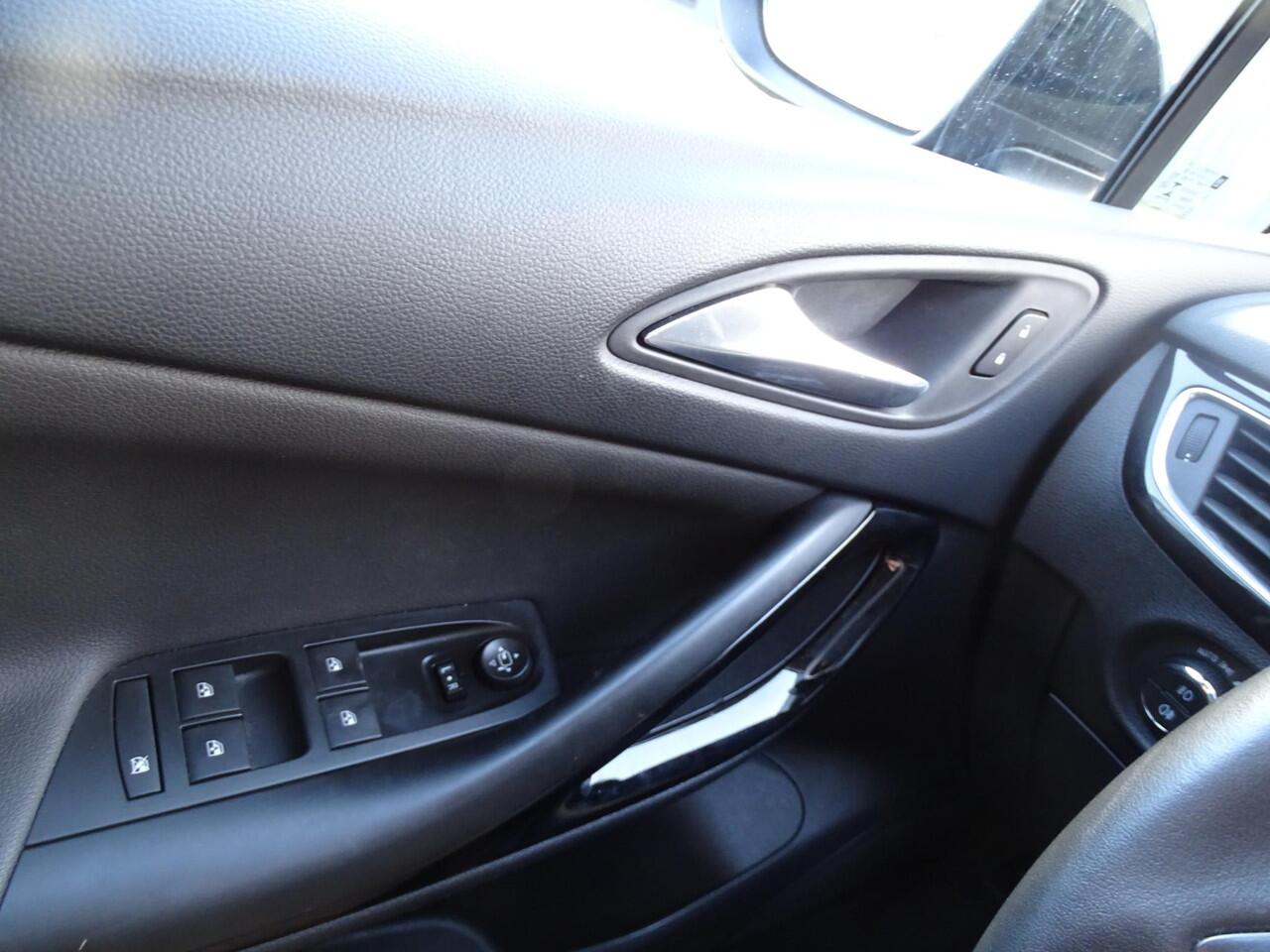 Opel ASTRA 1.4 Innovation DODEHOEK DETECTIE | NAVIAGTIE | ACHTERUIT RIJ CAMREA | PARKEER SENSOREN | KEYLESS GO/ENTRY | APPLE CARPLAY / ANDROID | CRUISE CONTROL | AIRCO\ECC | LED| BI-XENON KOPLAMPEN |