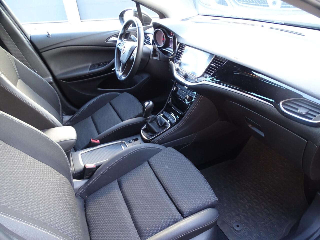 Opel ASTRA 1.4 Innovation DODEHOEK DETECTIE | NAVIAGTIE | ACHTERUIT RIJ CAMREA | PARKEER SENSOREN | KEYLESS GO/ENTRY | APPLE CARPLAY / ANDROID | CRUISE CONTROL | AIRCO\ECC | LED| BI-XENON KOPLAMPEN |