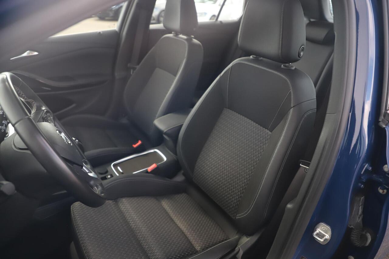 Opel ASTRA Sports Tourer 1.0 Turbo Business Executive 105PK 16 inch LMV Climate Cruise Control Sportstoelen Navigatie Carplay Android Elektrische Achterklep