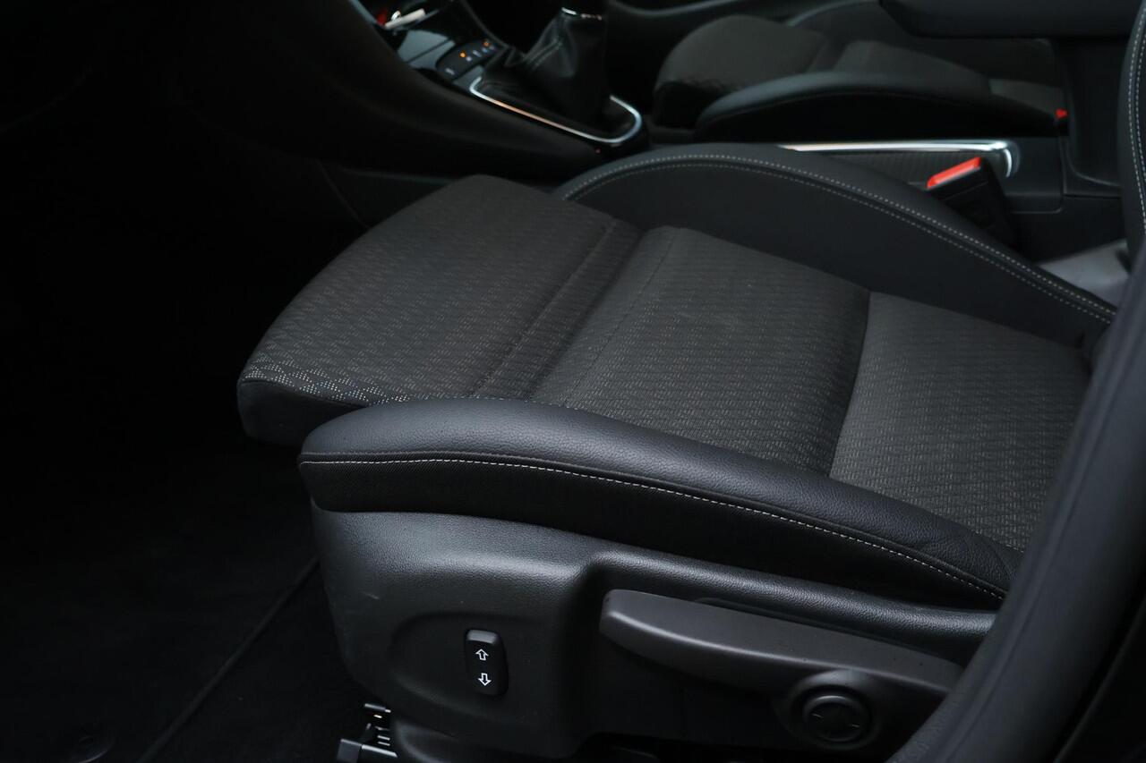 Opel ASTRA Sports Tourer 1.4 Turbo Innovation / Schuifdak / Camera