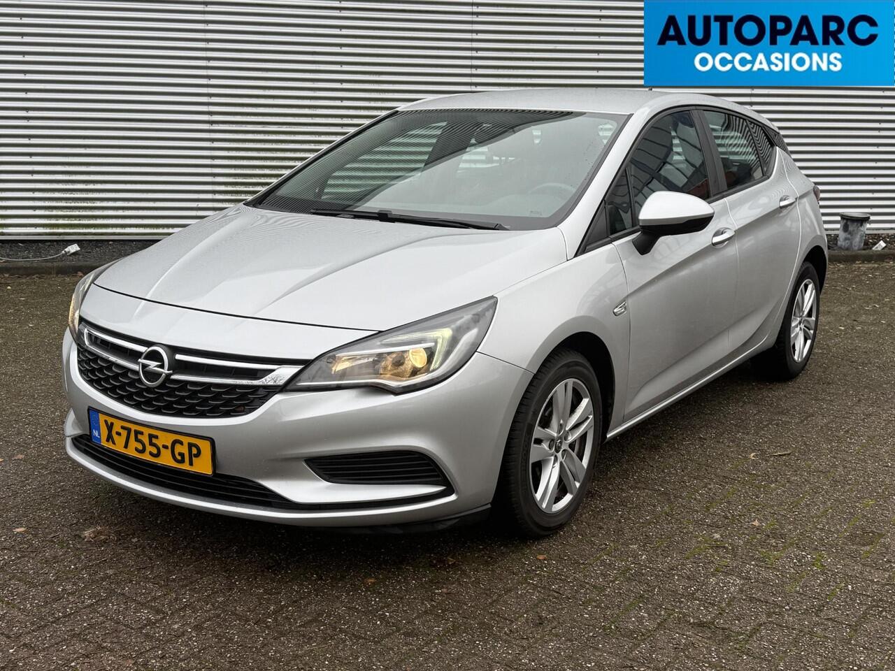 Opel ASTRA 1.0 Turbo 120 Jaar Edition , AIRCO, NAVI, CRUISE CONTROLE, CARPLAY, NETTE EN GOEDRIJDENDE ASTRA MET VEEL OPTIES, LEDEREN STUURWIEL MULTI FUNCTIONEEL