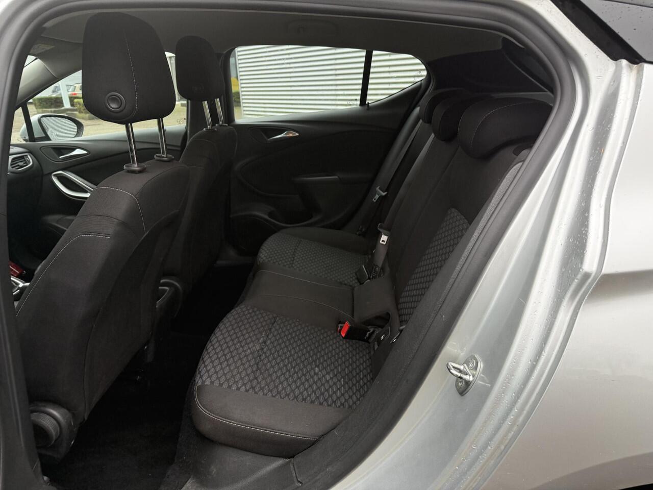 Opel ASTRA 1.0 Turbo 120 Jaar Edition , AIRCO, NAVI, CRUISE CONTROLE, CARPLAY, NETTE EN GOEDRIJDENDE ASTRA MET VEEL OPTIES, LEDEREN STUURWIEL MULTI FUNCTIONEEL