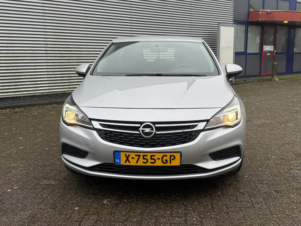 Opel ASTRA 1.0 Turbo 120 Jaar Edition , AIRCO, NAVI, CRUISE CONTROLE, CARPLAY, NETTE EN GOEDRIJDENDE ASTRA MET VEEL OPTIES, LEDEREN STUURWIEL MULTI FUNCTIONEEL