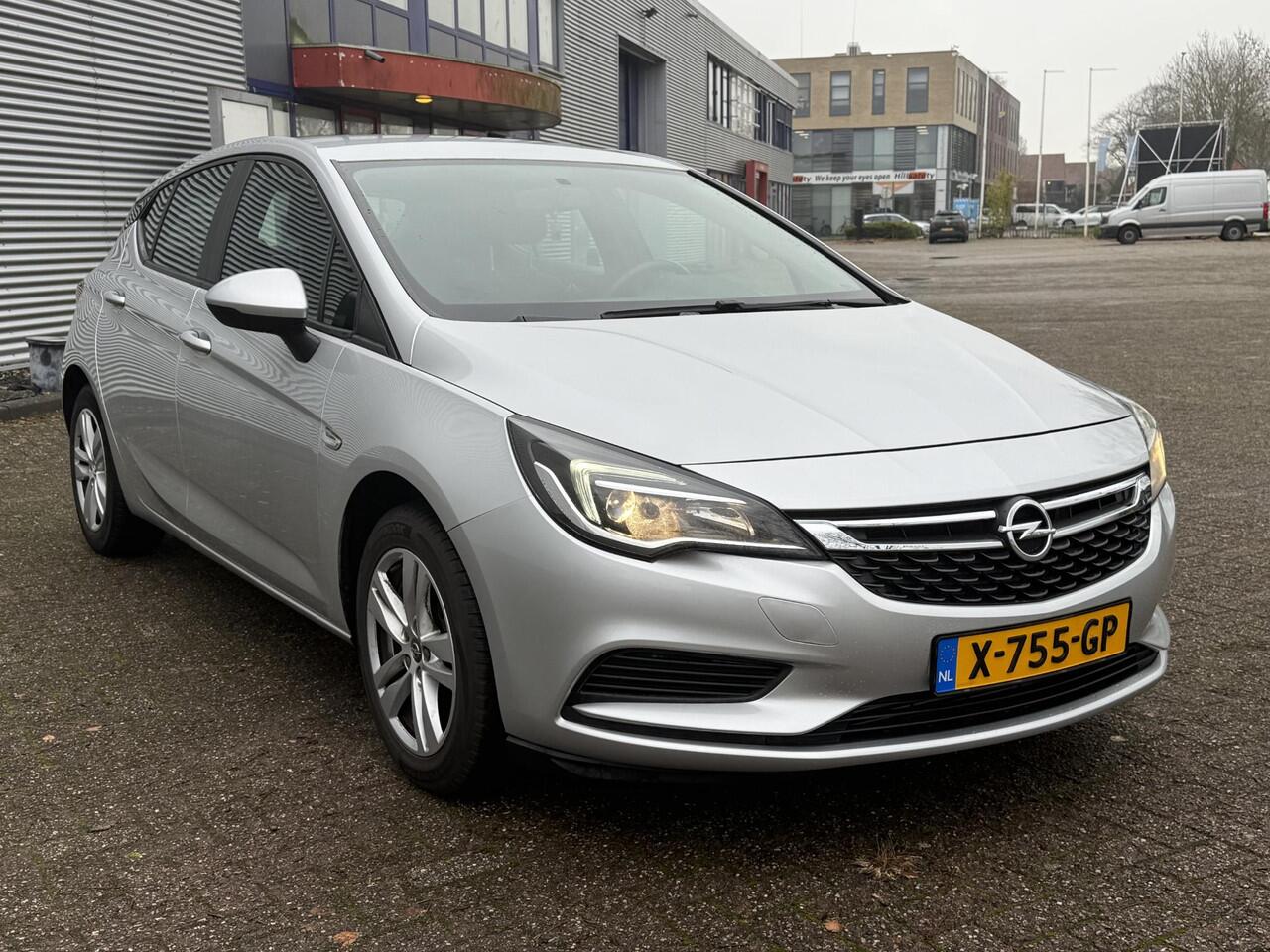 Opel ASTRA 1.0 Turbo 120 Jaar Edition , AIRCO, NAVI, CRUISE CONTROLE, CARPLAY, NETTE EN GOEDRIJDENDE ASTRA MET VEEL OPTIES, LEDEREN STUURWIEL MULTI FUNCTIONEEL