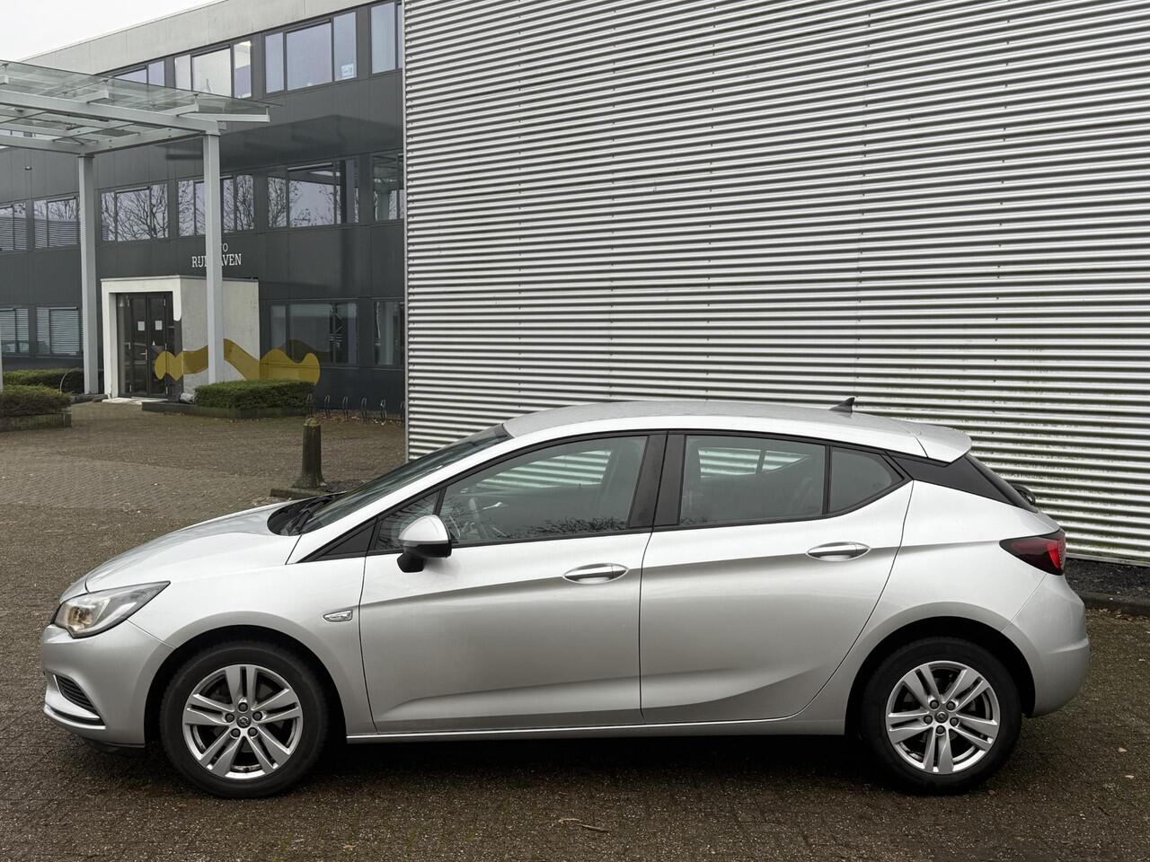 Opel ASTRA 1.0 Turbo 120 Jaar Edition , AIRCO, NAVI, CRUISE CONTROLE, CARPLAY, NETTE EN GOEDRIJDENDE ASTRA MET VEEL OPTIES, LEDEREN STUURWIEL MULTI FUNCTIONEEL