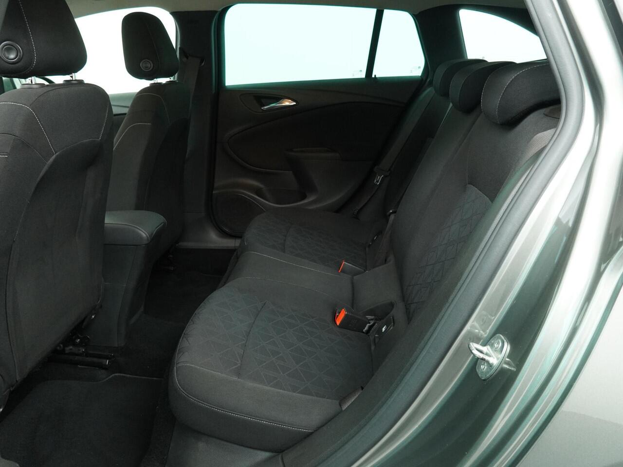 Opel ASTRA Sports Tourer 1.0 Turbo 120 Jaar Edition - Navigatie - Trekhaak - Climate Controle