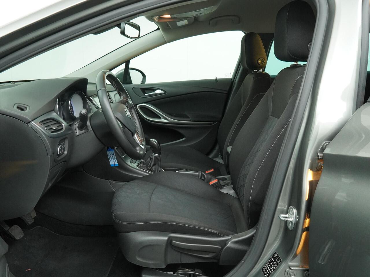 Opel ASTRA Sports Tourer 1.0 Turbo 120 Jaar Edition - Navigatie - Trekhaak - Climate Controle
