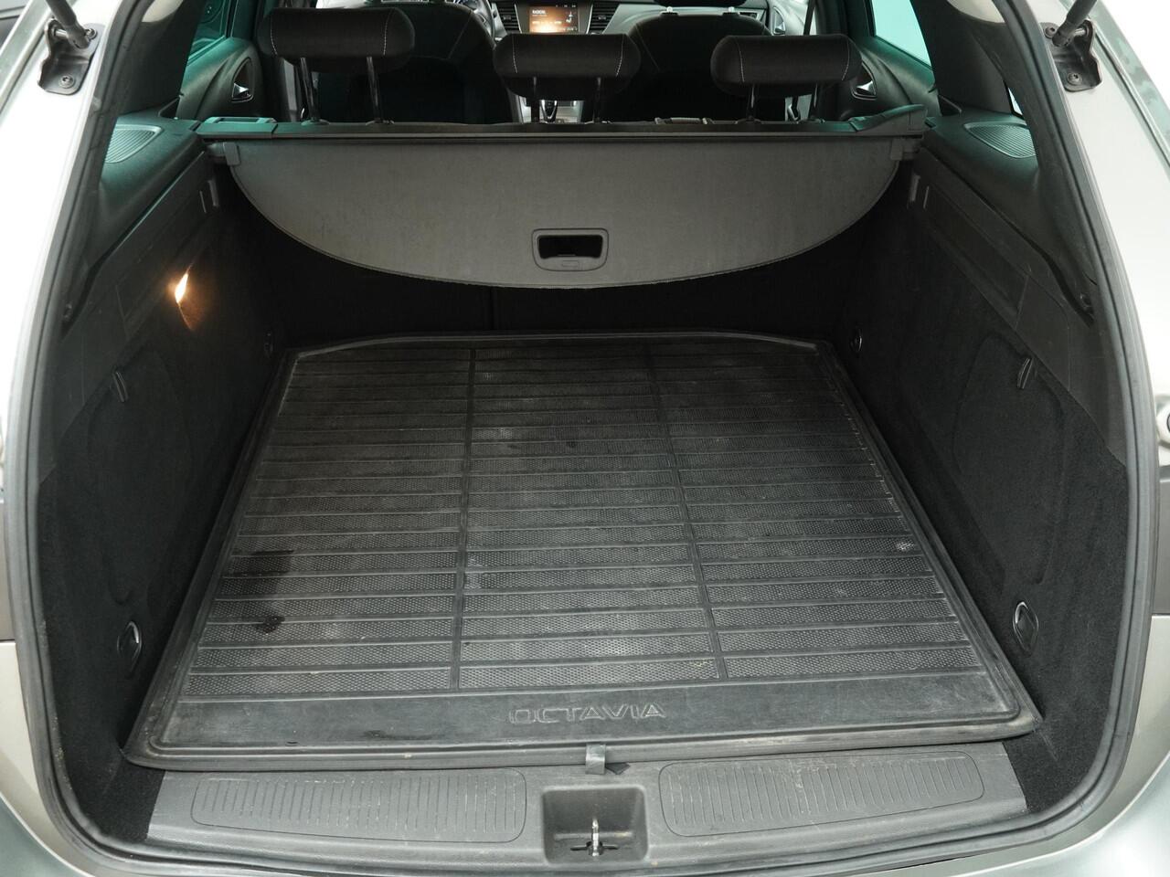 Opel ASTRA Sports Tourer 1.0 Turbo 120 Jaar Edition - Navigatie - Trekhaak - Climate Controle