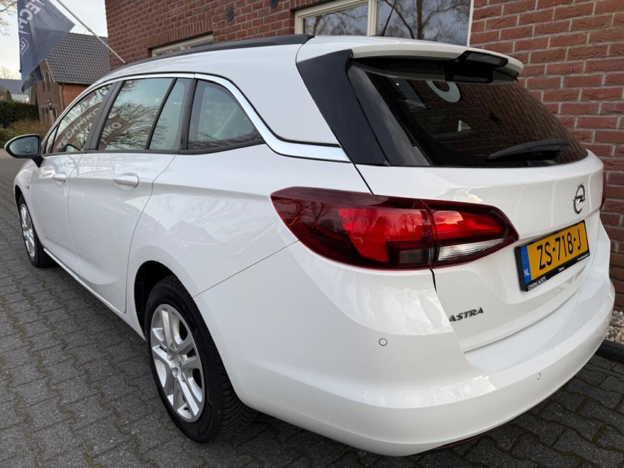 Opel ASTRA Sports Tourer 1.0 T. Business 105PK NAVI / AIRCO / CRUISE / PDC / ISOFIX