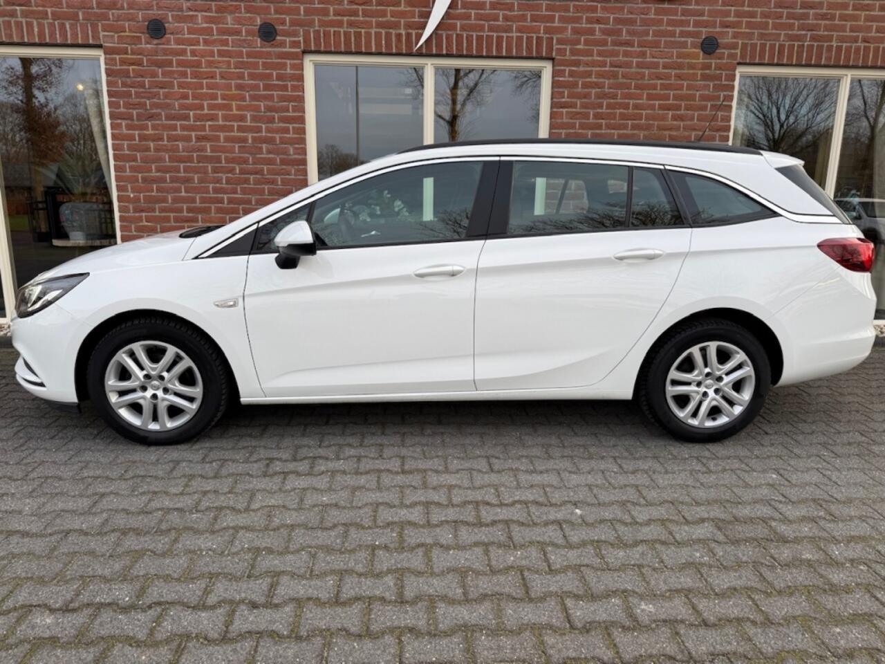 Opel ASTRA Sports Tourer 1.0 T. Business 105PK NAVI / AIRCO / CRUISE / PDC / ISOFIX