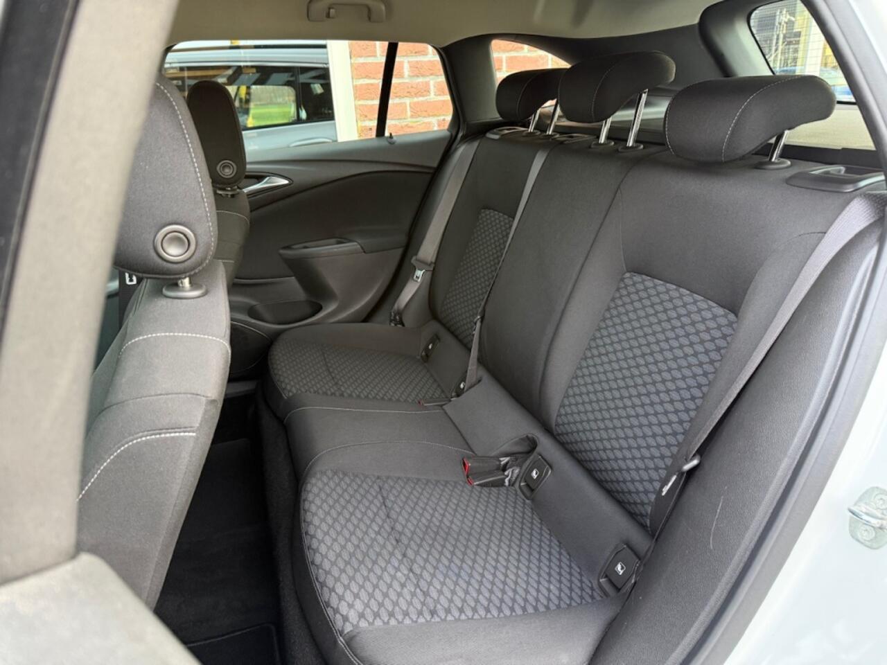 Opel ASTRA Sports Tourer 1.0 T. Business 105PK NAVI / AIRCO / CRUISE / PDC / ISOFIX