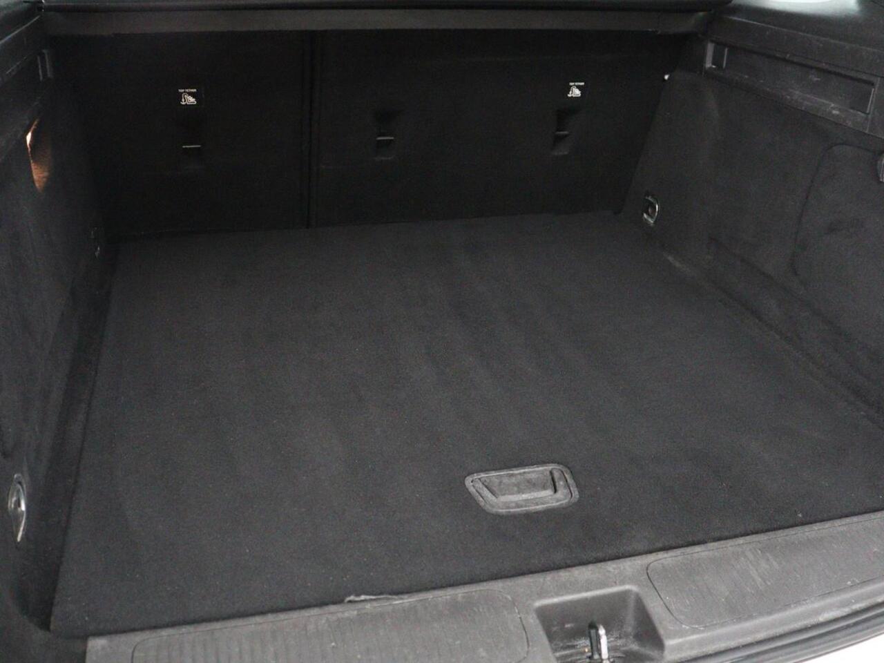 Opel ASTRA 1.0 Turbo 120 Jaar Edition | Trekhaak | Carplay | Navigatie | Cruise control | Airco | Parkeerhulp | LED | 16'' Lichtmetalen velgen