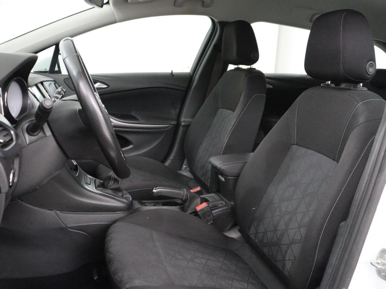 Opel ASTRA 1.0 Turbo 120 Jaar Edition | Trekhaak | Carplay | Navigatie | Cruise control | Airco | Parkeerhulp | LED | 16'' Lichtmetalen velgen