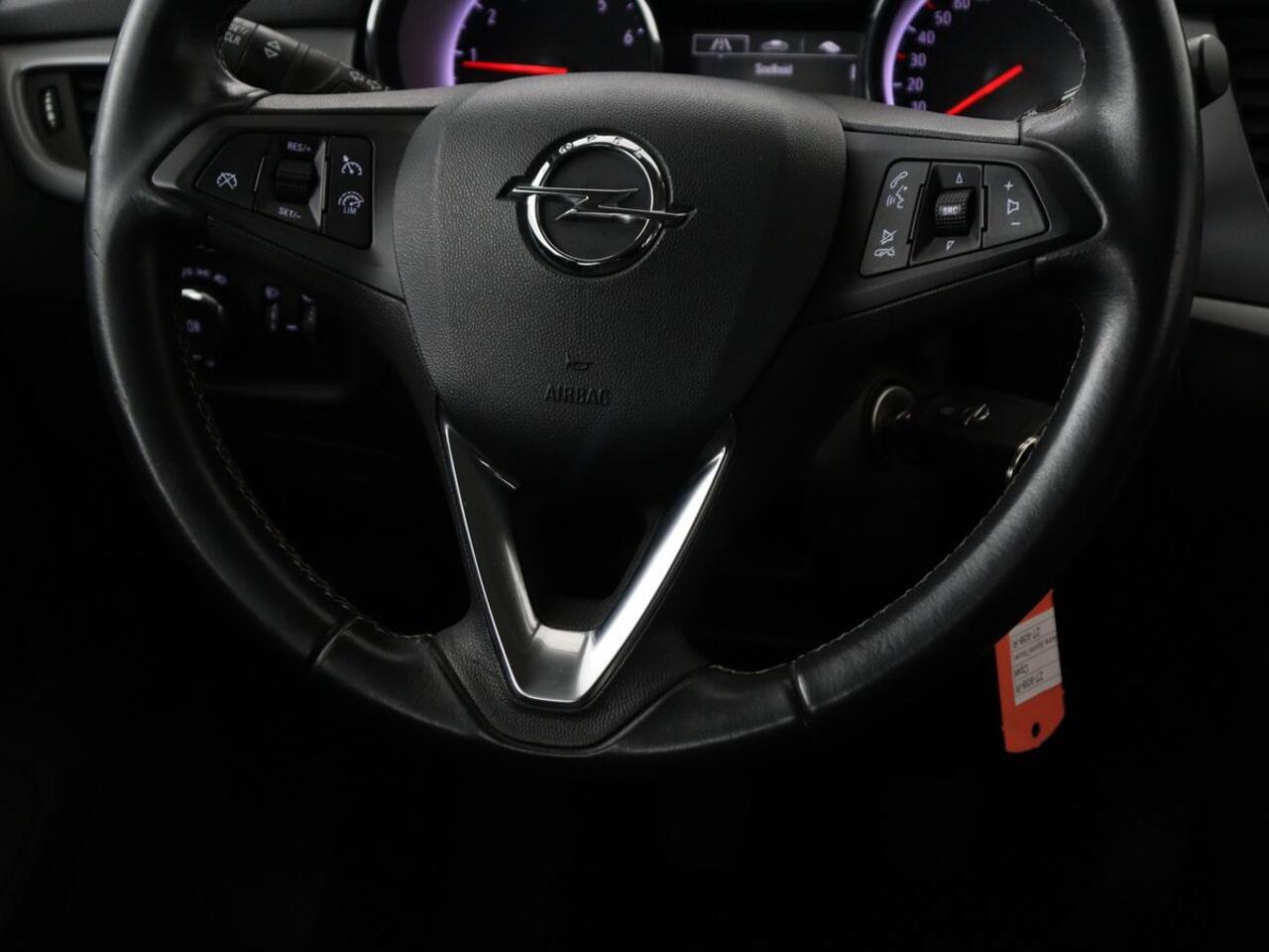 Opel ASTRA 1.0 Turbo 120 Jaar Edition | Trekhaak | Carplay | Navigatie | Cruise control | Airco | Parkeerhulp | LED | 16'' Lichtmetalen velgen