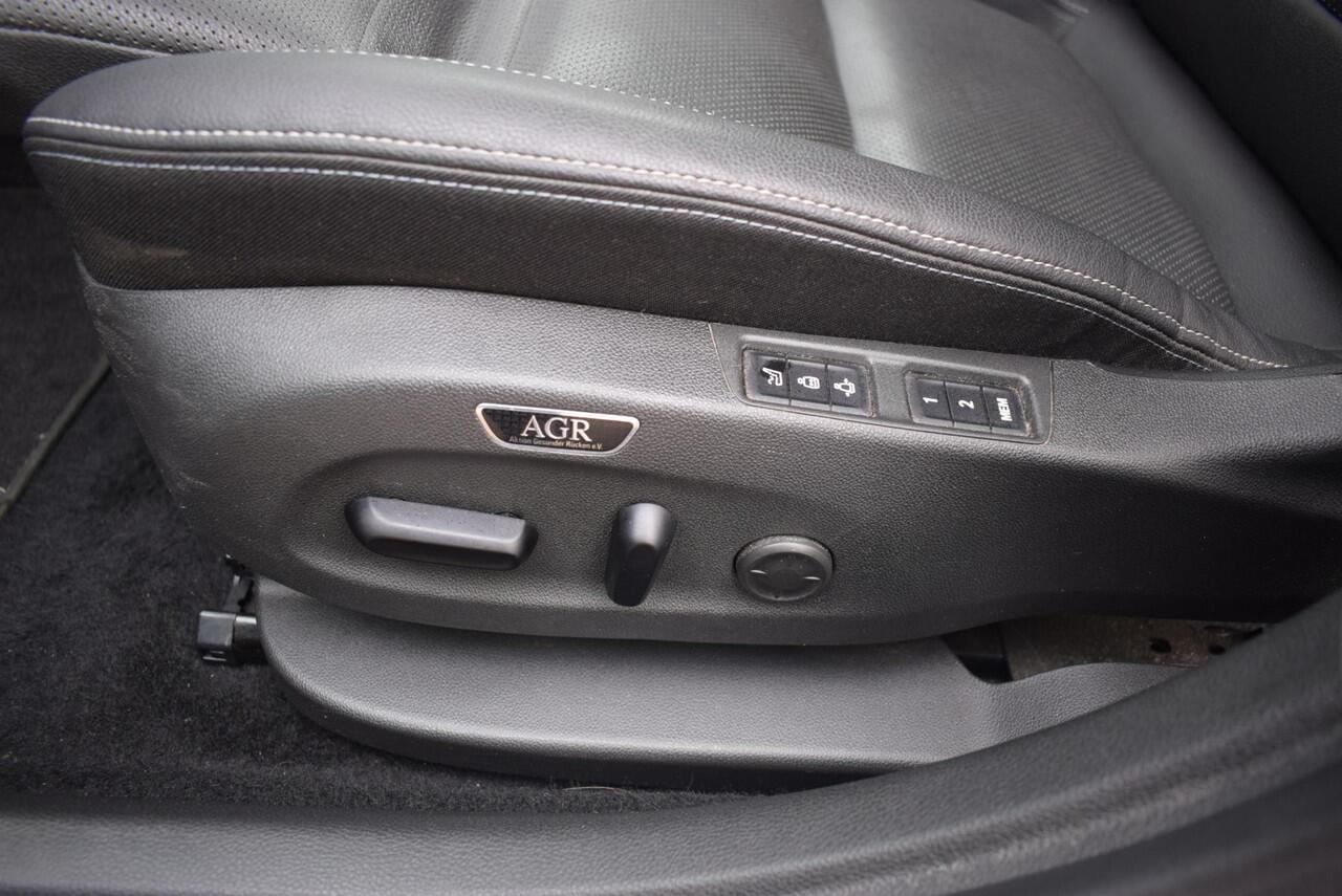 Opel ASTRA 1.4 Turbo Black Edition Navi Airco Leder Schuifdak 150 Pk Km 74.500!!
