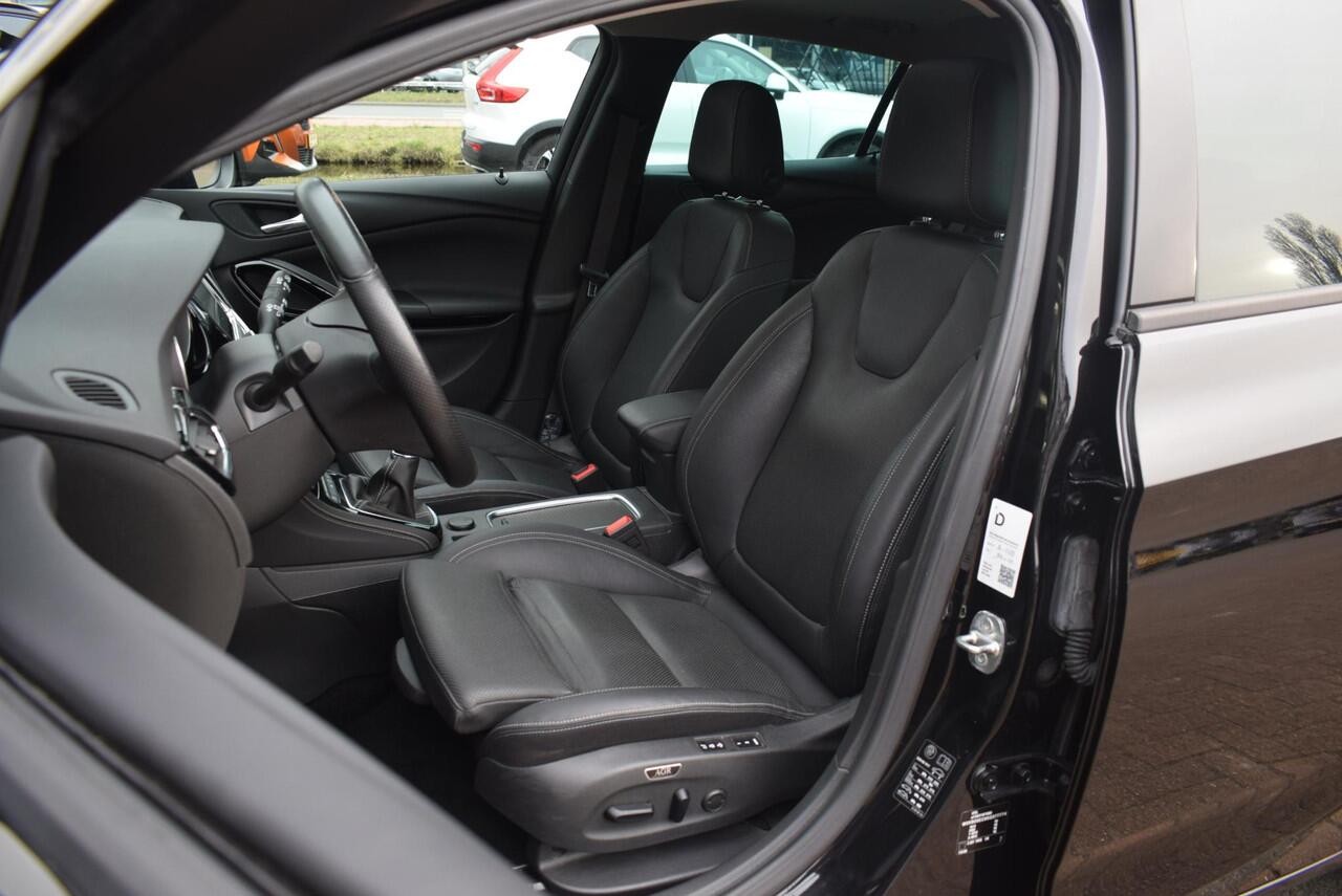 Opel ASTRA 1.4 Turbo Black Edition Navi Airco Leder Schuifdak 150 Pk Km 74.500!!