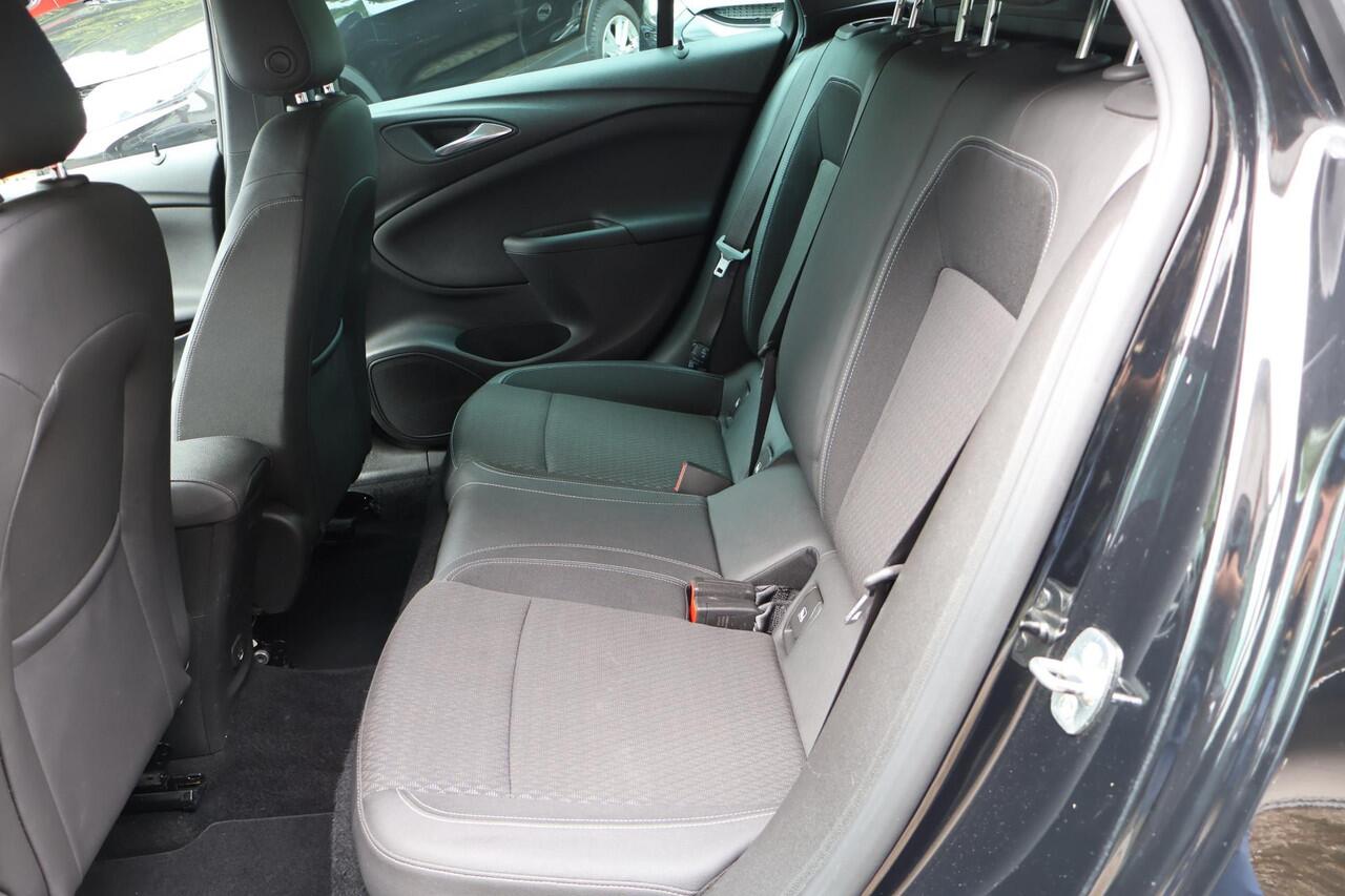 Opel ASTRA Sports Tourer 1.6 Turbo Innovation 200 PK .