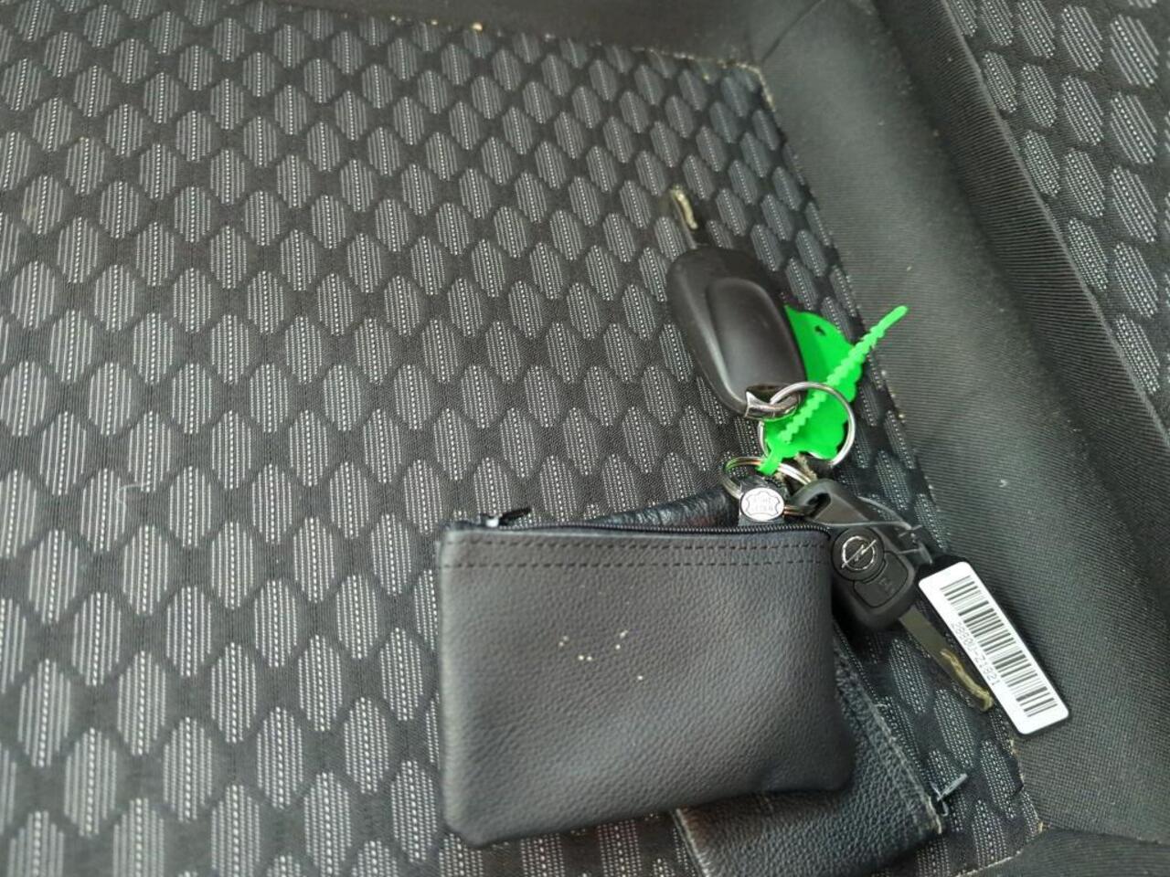 Opel ASTRA 1.2 Edition 2e Eigenaar | Dealer Onderh | NL-Auto | BTW | Airco | Carplay | Bluetooth | Hill-Hold | Cruise | Start/Stop | Led | PDC |