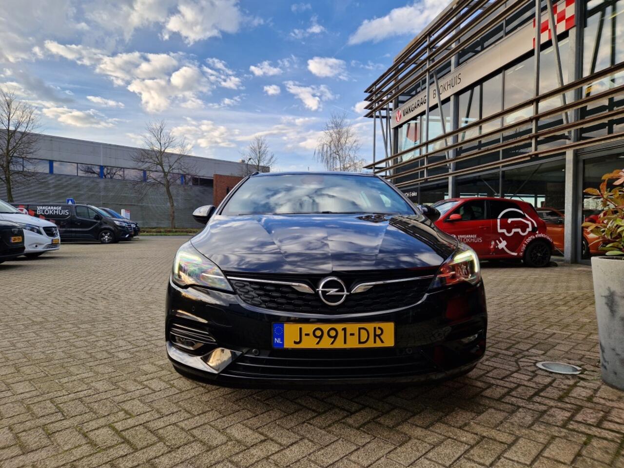 Opel ASTRA 131Pk Edition 2020+ | Trekhaak | Full Black | Camera