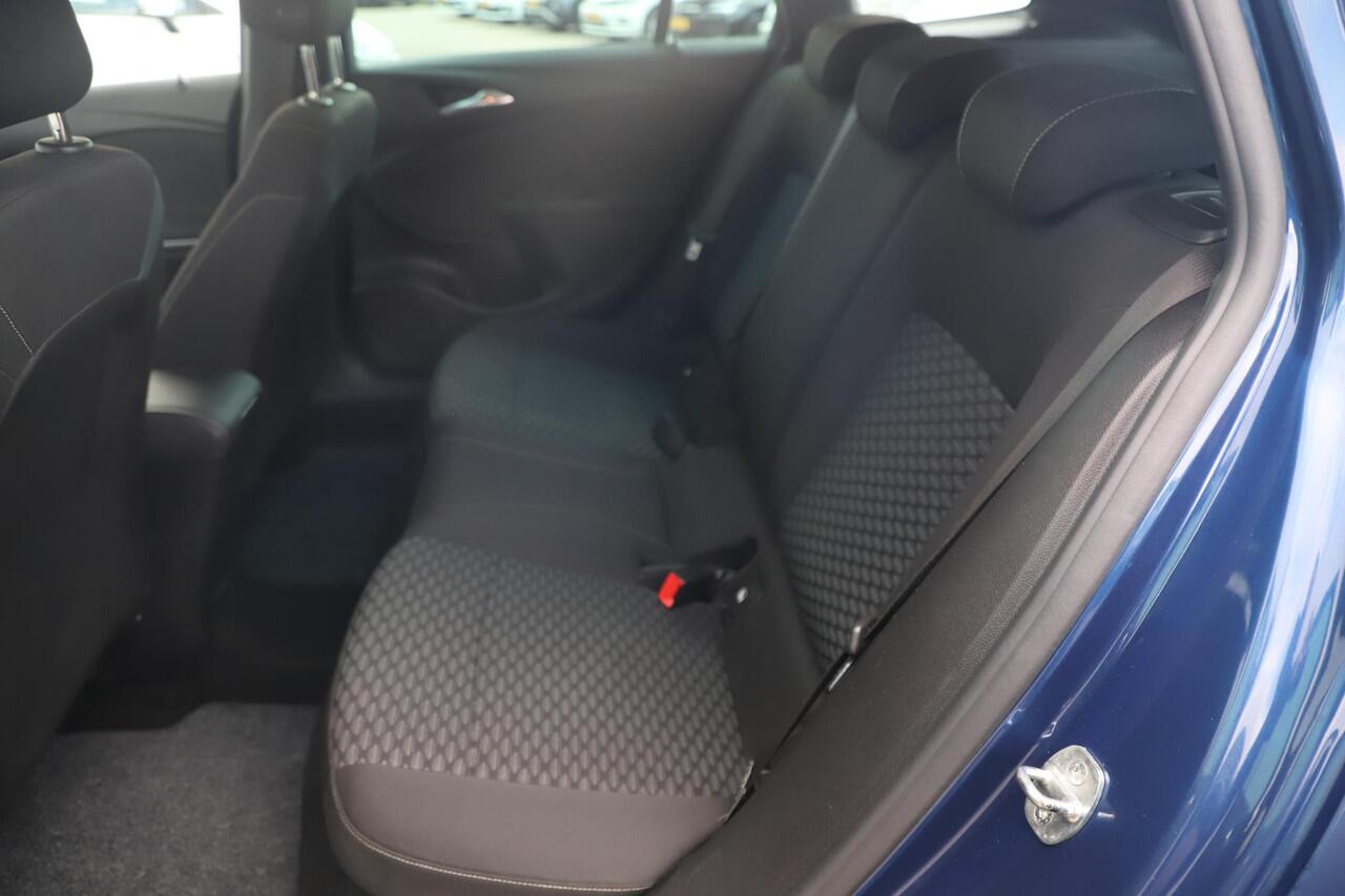 Opel ASTRA Sports Tourer 1.2 Edition 131PK Navigatie Carplay Android 16 inch LMV Airco Cruise Control Getint Glas