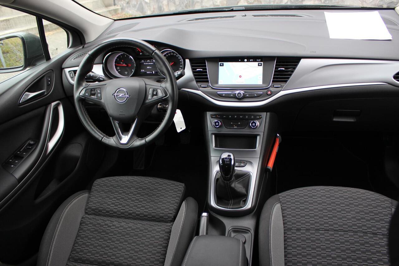 Opel ASTRA Sports Tourer 1.2 Business Executive , 146PK, afn trekhaak, camera, dab audio, navi. agr comfort stoel.