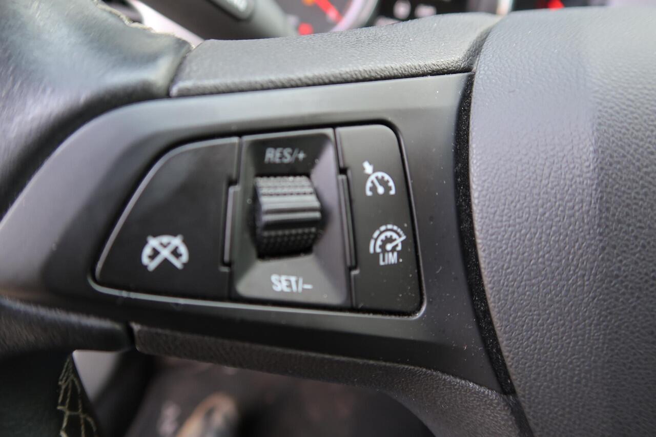 Opel ASTRA Sports Tourer 1.2 Edition NAVI CRUISE 6 VERSNELLINGEN