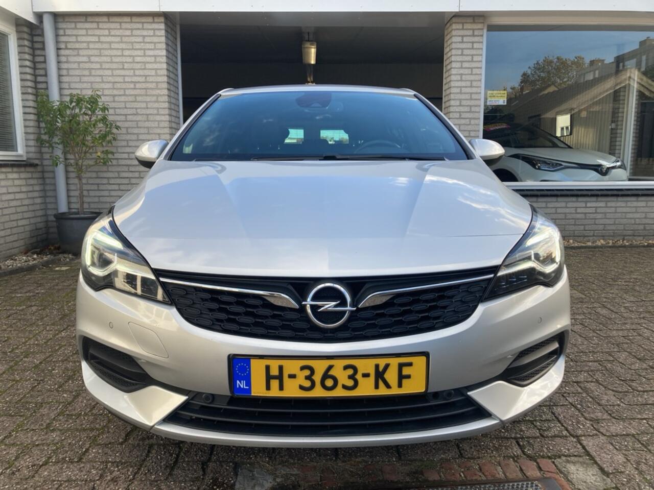 Opel ASTRA Elegance 110pk Navi / camera / clima airco