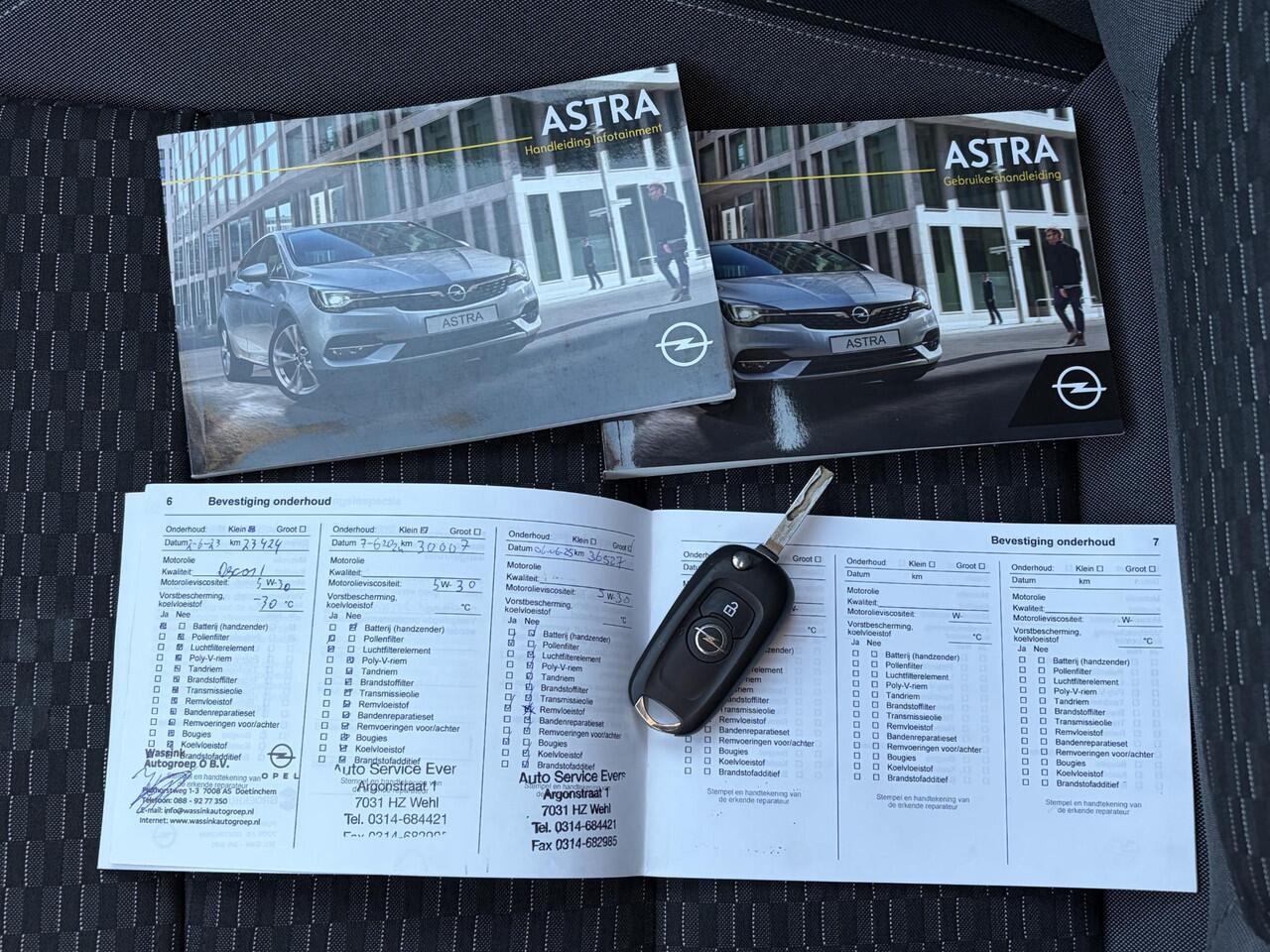 Opel ASTRA Sports Tourer 1.2 Business Executive / Achteruitrijcamera / Navigatie / Apple Carplay & Android Auto / All season banden / DAB