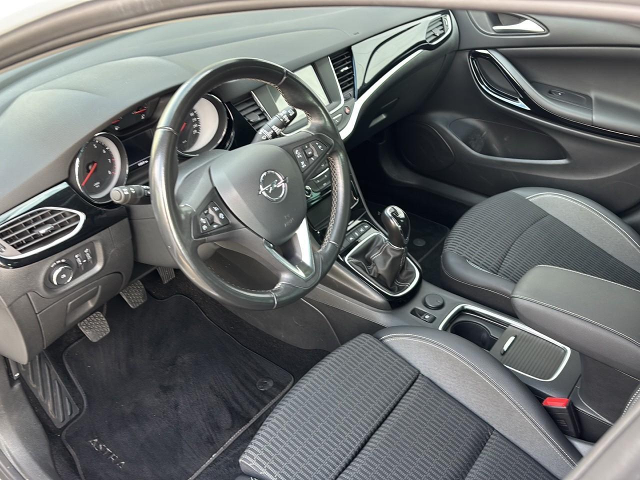 Opel ASTRA Sports Tourer 1.2 LMV SPORTSTOEL NAVIGATIE TREKHAAK