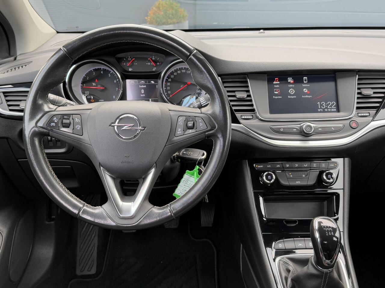 Opel ASTRA 1.2 Blitz Elegance 1e Eigenaar,Navi,Camera,131pk,Clima,Cruise,Lm velgen,6 Bak,Pdc V+A,Apk tot 08-2027