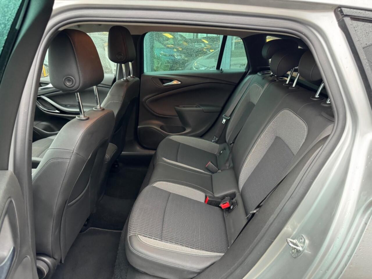 Opel ASTRA 1.2 Business Elegance - winterpakket - camera - led