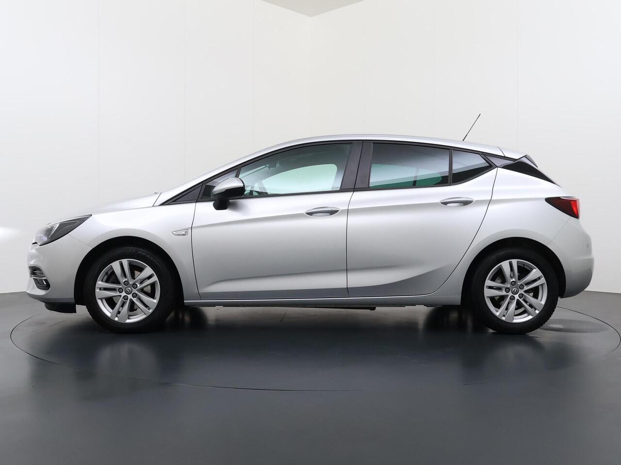 Opel ASTRA 1.4 Launch Elegance VAN ¤ 18.900 ,- VOOR ¤ 15.877,- UW LENTEVOORDEEL ¤ 3.023,-! | AUTOMAAT | AGR STOELEN | CAMERA | STOEL- & STUURWIELVERWARMING | NAVIGATIE | GOED ONDERHOUDEN | AFNEEMBARE TREKHAAK | INCL. 12 MND BOVAG GARANTIE