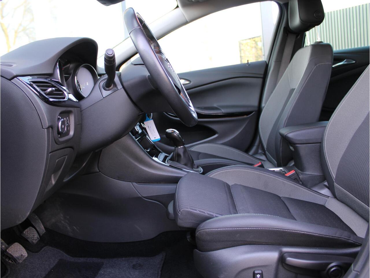Opel ASTRA Sports Tourer 1.2 Design & Tech | Navi / Camera / Climate