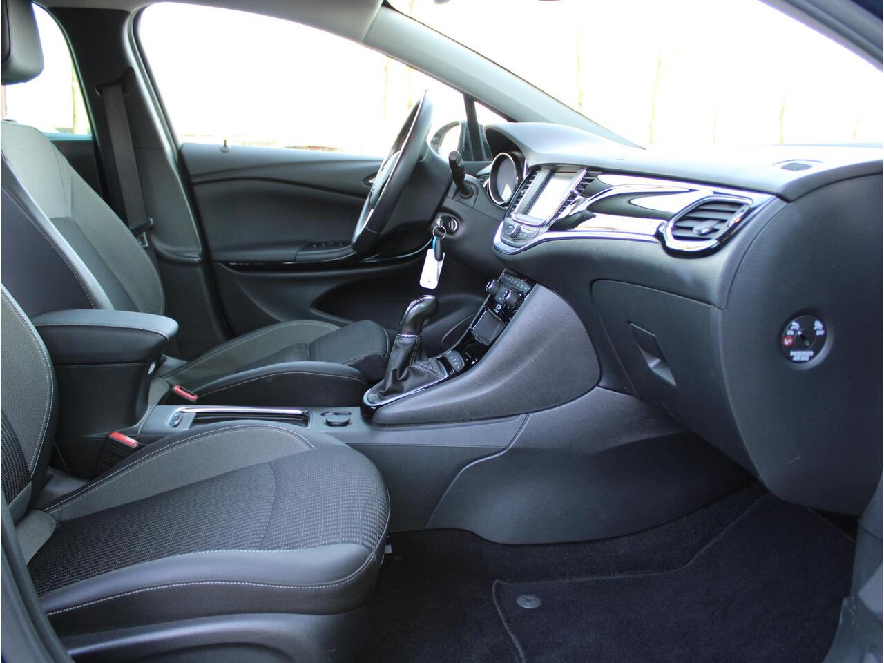 Opel ASTRA Sports Tourer 1.2 Design & Tech | Navi / Camera / Climate