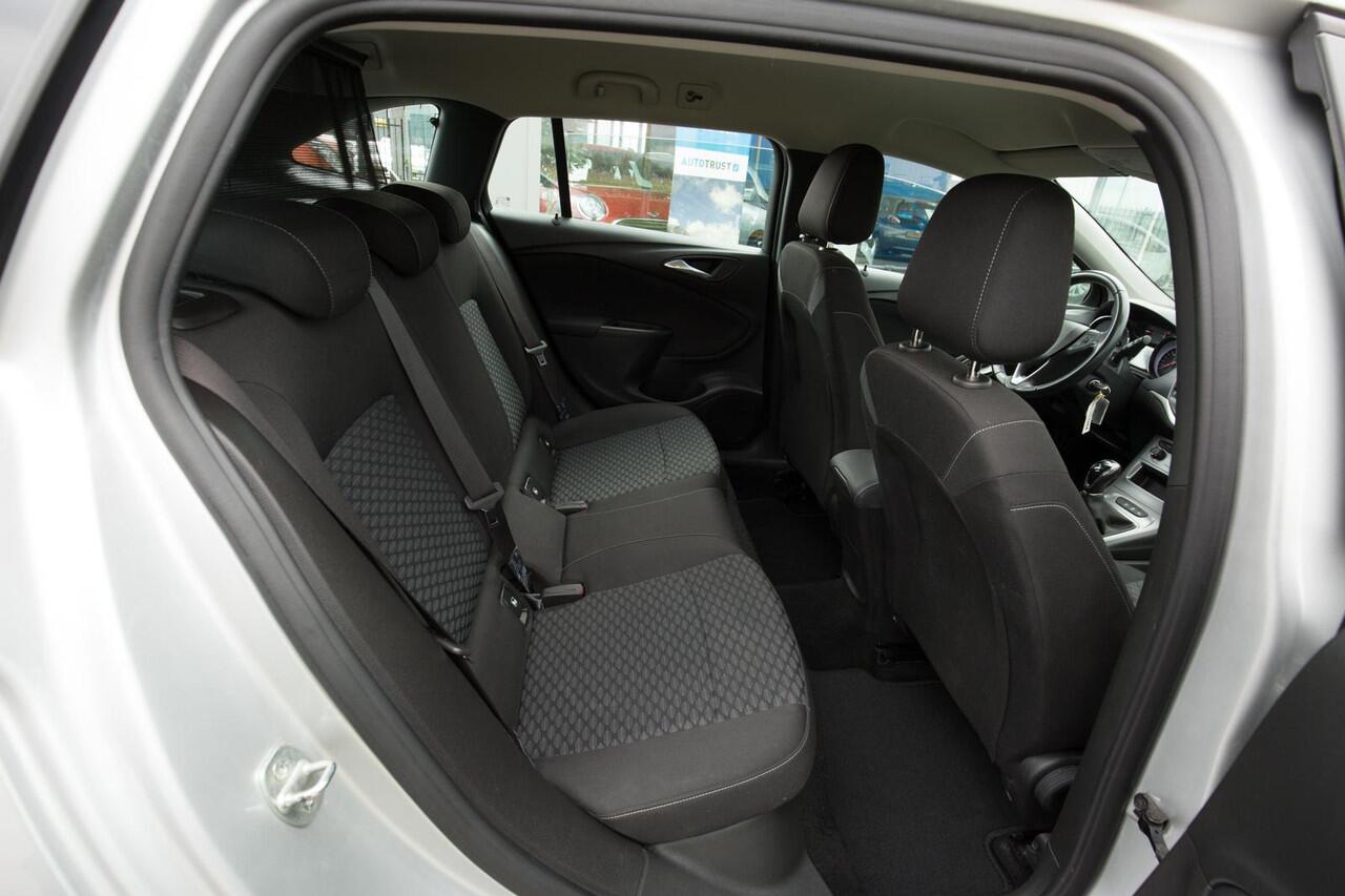 Opel ASTRA Sports Tourer 1.2 Edition 1 jaar garantie