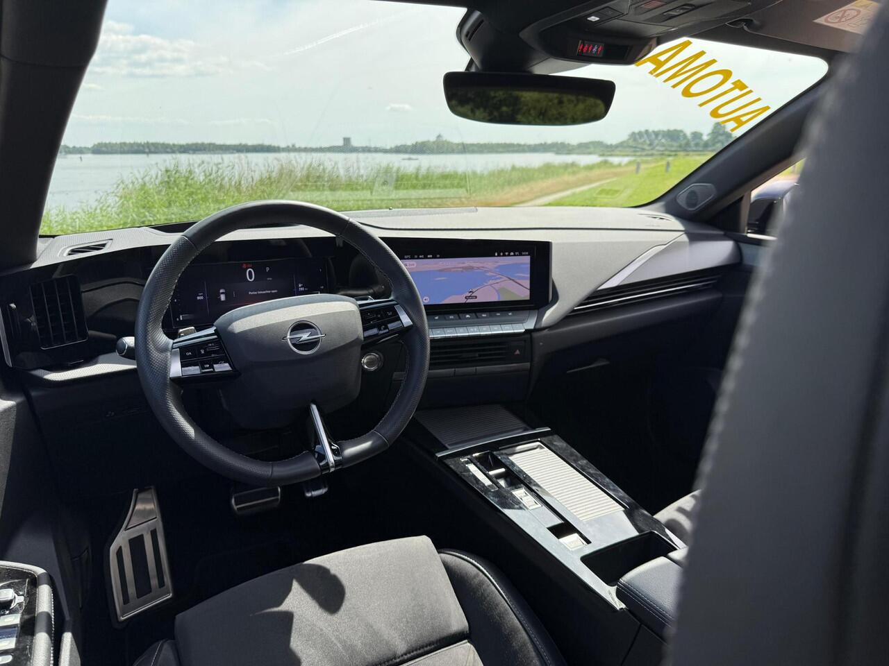 Opel ASTRA Sports Tourer 1.2 Ultimate *Afneembare Trekhaak & Panoramadak*