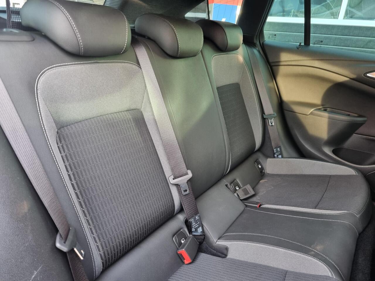 Opel ASTRA Sports Tourer 1.2 Elegance NAVI / CAMERA / LED / PDC