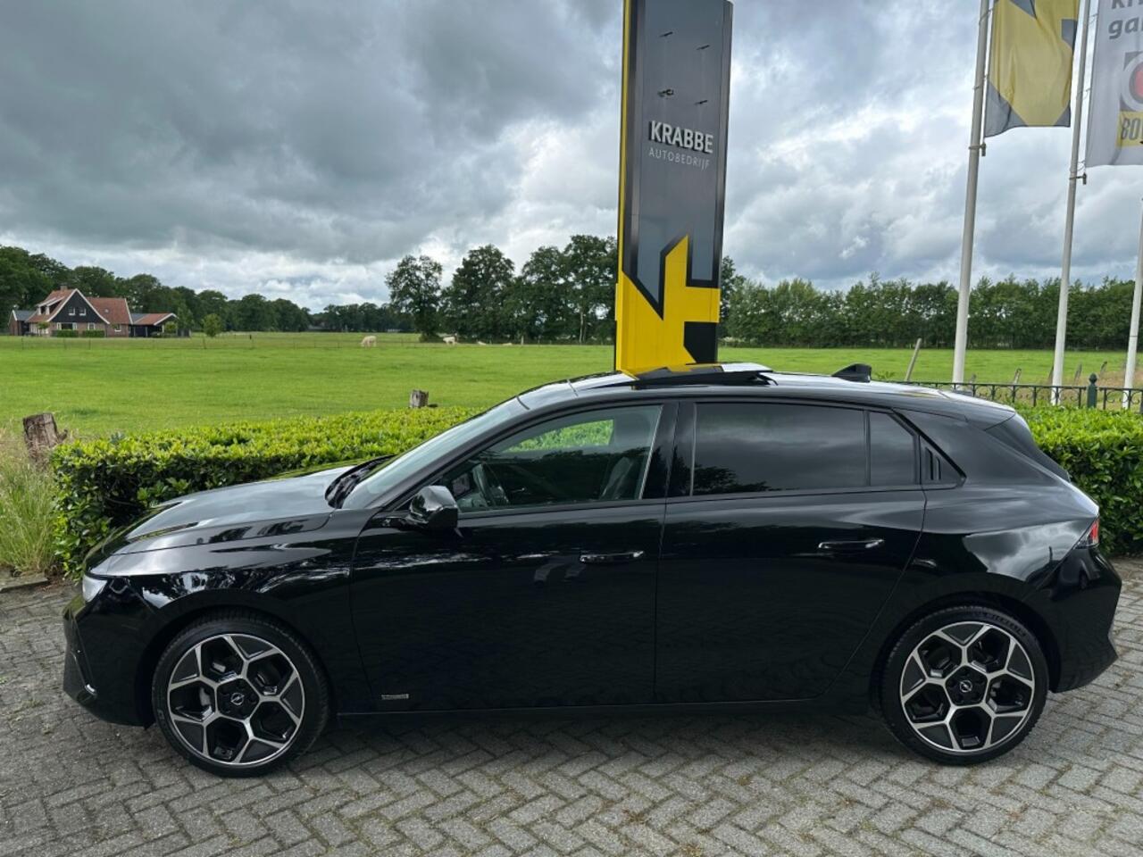 Opel ASTRA 1.2 Ultimate Pano / HUD / Keyless