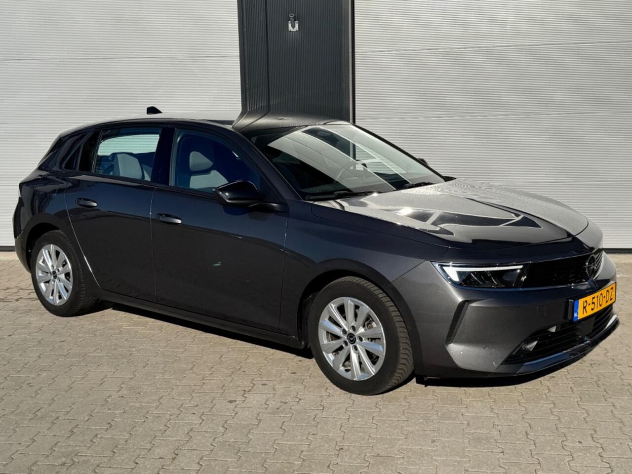 Opel ASTRA 1.2 EDITION / 48002 km / Apple carplay / Cruise / NL-auto / Dealer onderhouden.