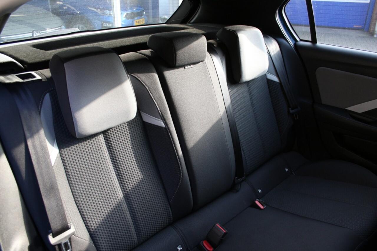 Opel ASTRA 1.2 Edition, Navi, Lichtm. velgen, Cruise, PDC