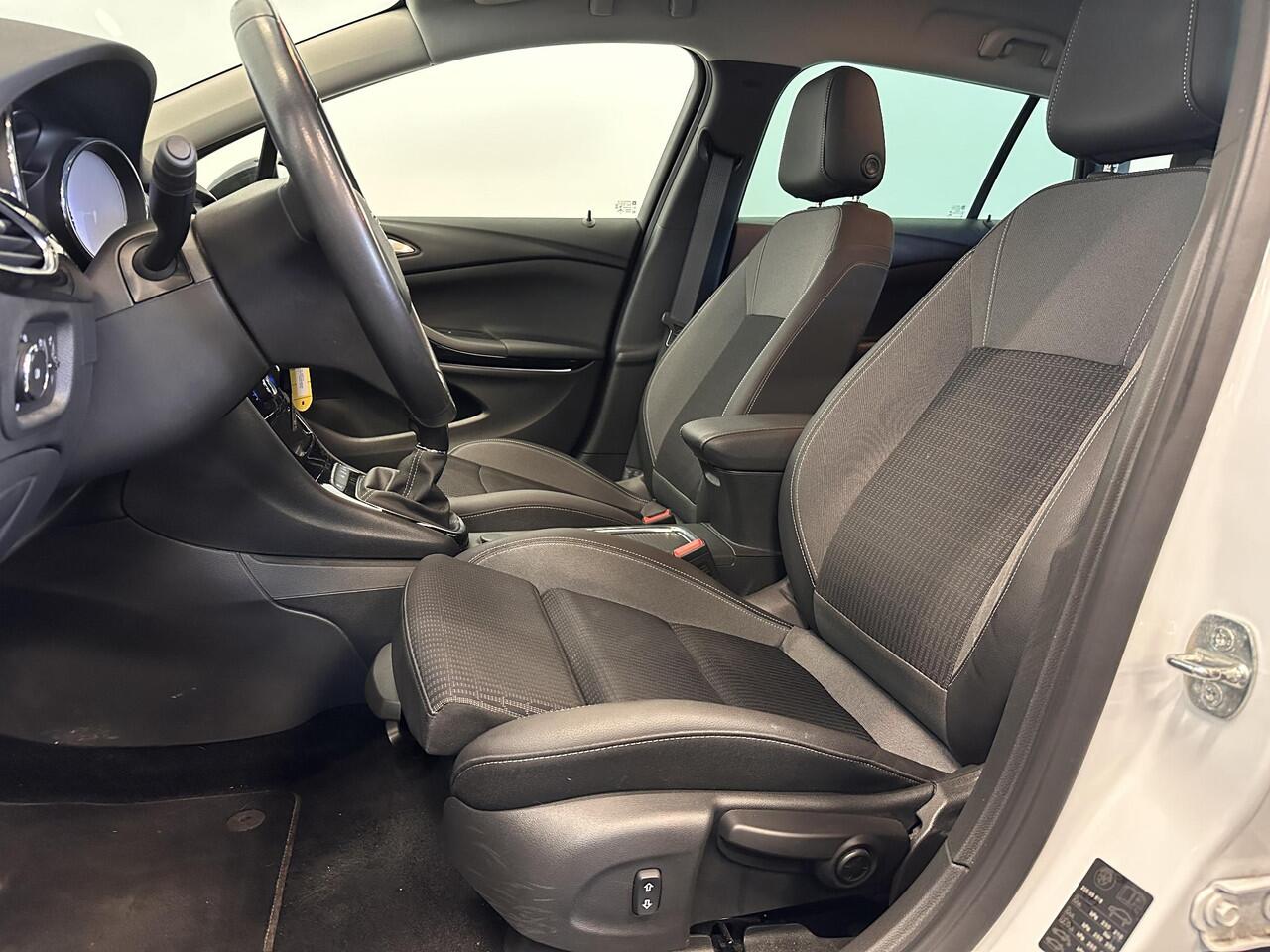 Opel ASTRA Sports Tourer 1.2 Design & Tech | Full LED | Climate Control | Navigatie | Apple Carplay/Android Auto | PDC V+A | Camera | Cruise Control | AGR Comfortstoel | Lane Assist | Privacy Glass | Gloss Black Pack