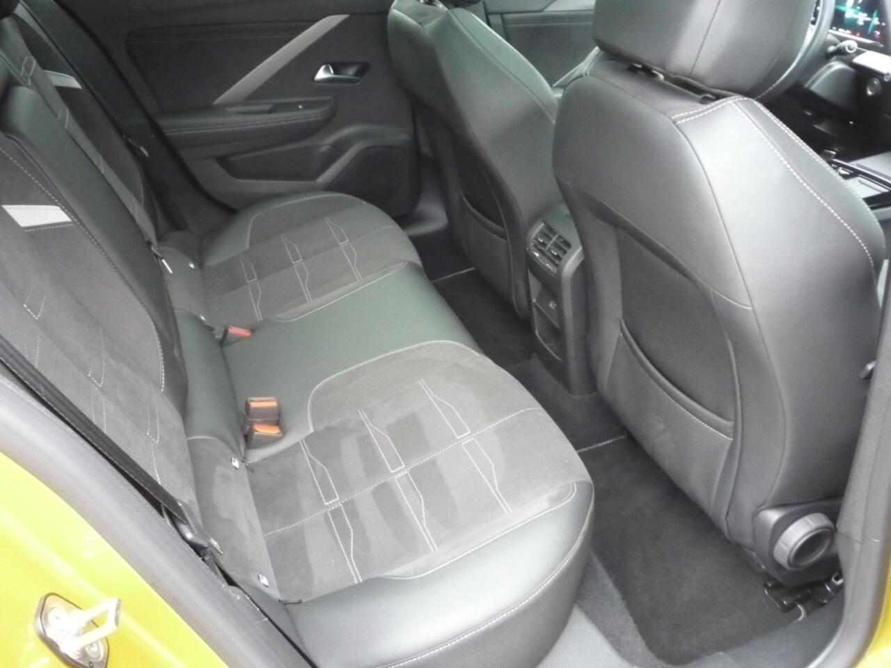 Opel ASTRA 1.2 Turbo (130Pk) Ultimate Intro Schuif/Kantel Navi Géén Aflever